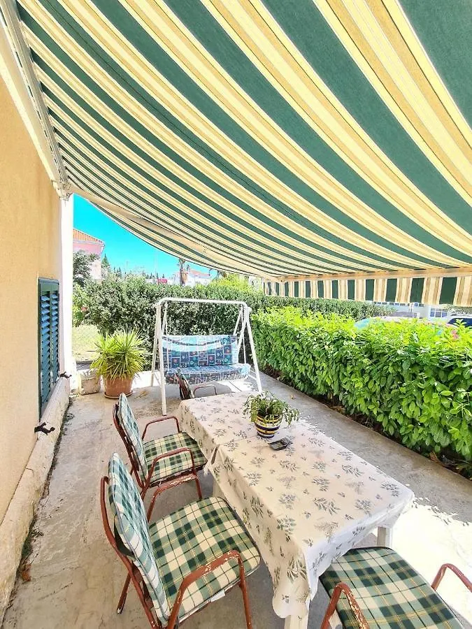 Mentha Apartment Kastela