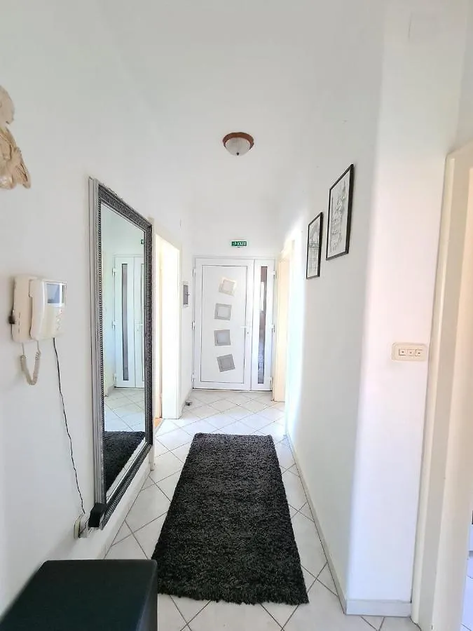 Mentha Apartment Kastela